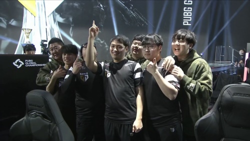 偶像的力量！球神在对抗他的偶像时状态极佳，赢得了第一场比赛！EDG 2-0 TL